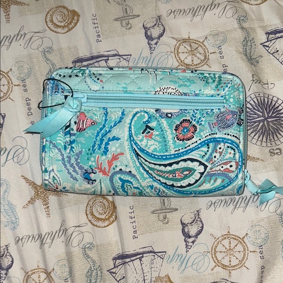 Vera Bradley Aqua Paisley Fish Clutch - Picture 2 of 6